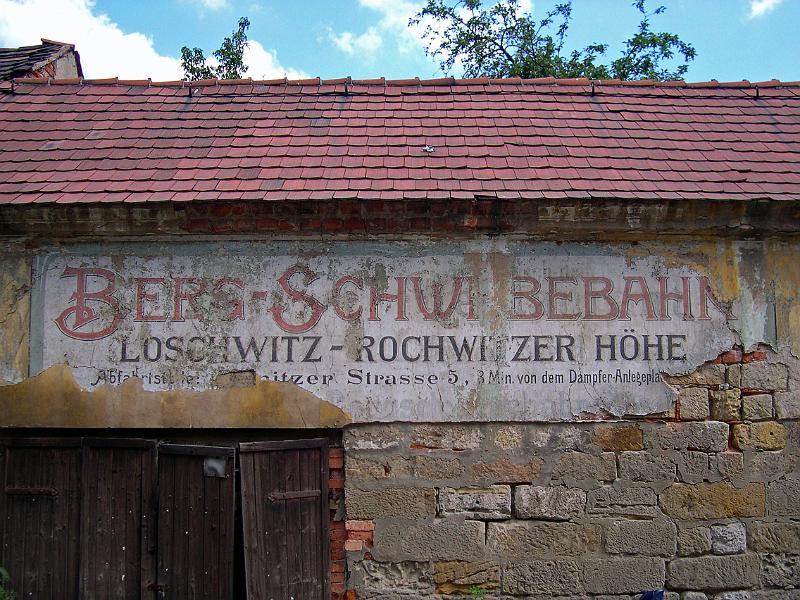 Dresden-Loschwitz,_Friedrich.-Wieck-Str._4,_6.3.1998.jpg