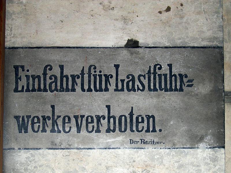 Dresden-Pieschen,_Hallesche_Straße,_24.11.2007.jpg