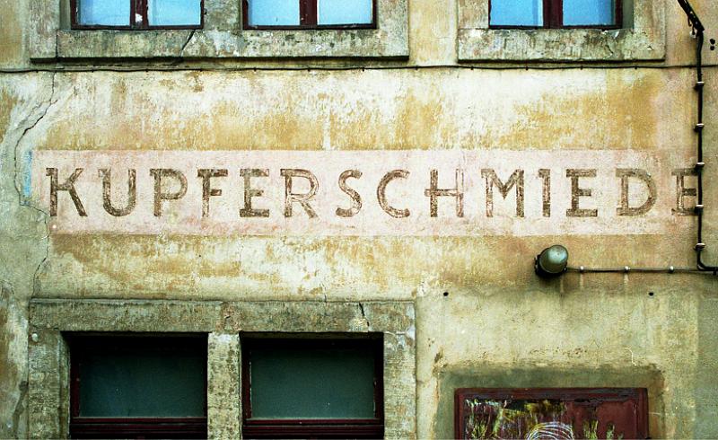 Dresden-Pieschen,_Leisniger_Platz_1,_08-2000.jpg